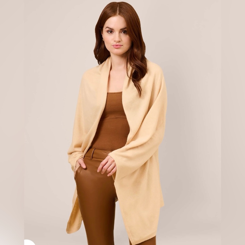 Adrianna Papell Classic S’hug Tunnel Sleeves Champagne Medium/Large